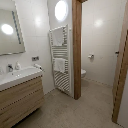 Zum Loewen Hotel 2*